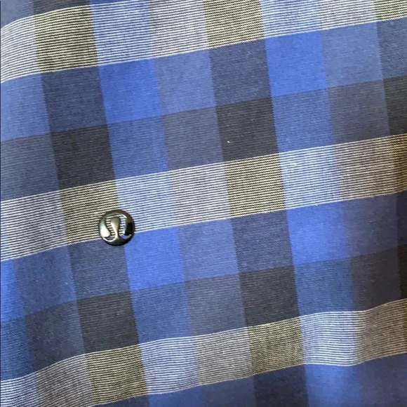 Lululemon plaid shorts - Picture 5 of 7
